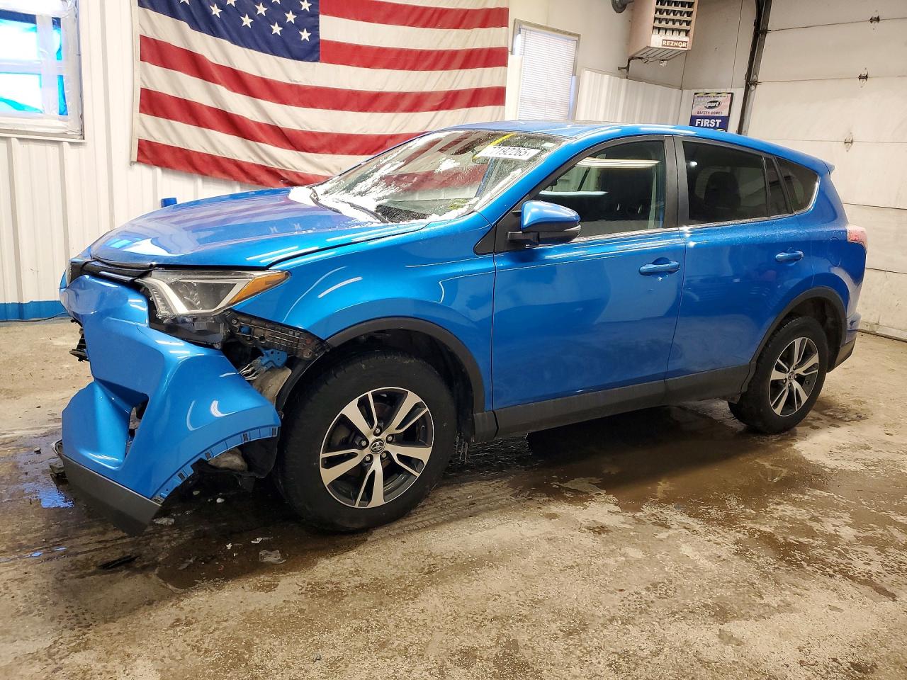 Salvage Toyota RAV4 Image