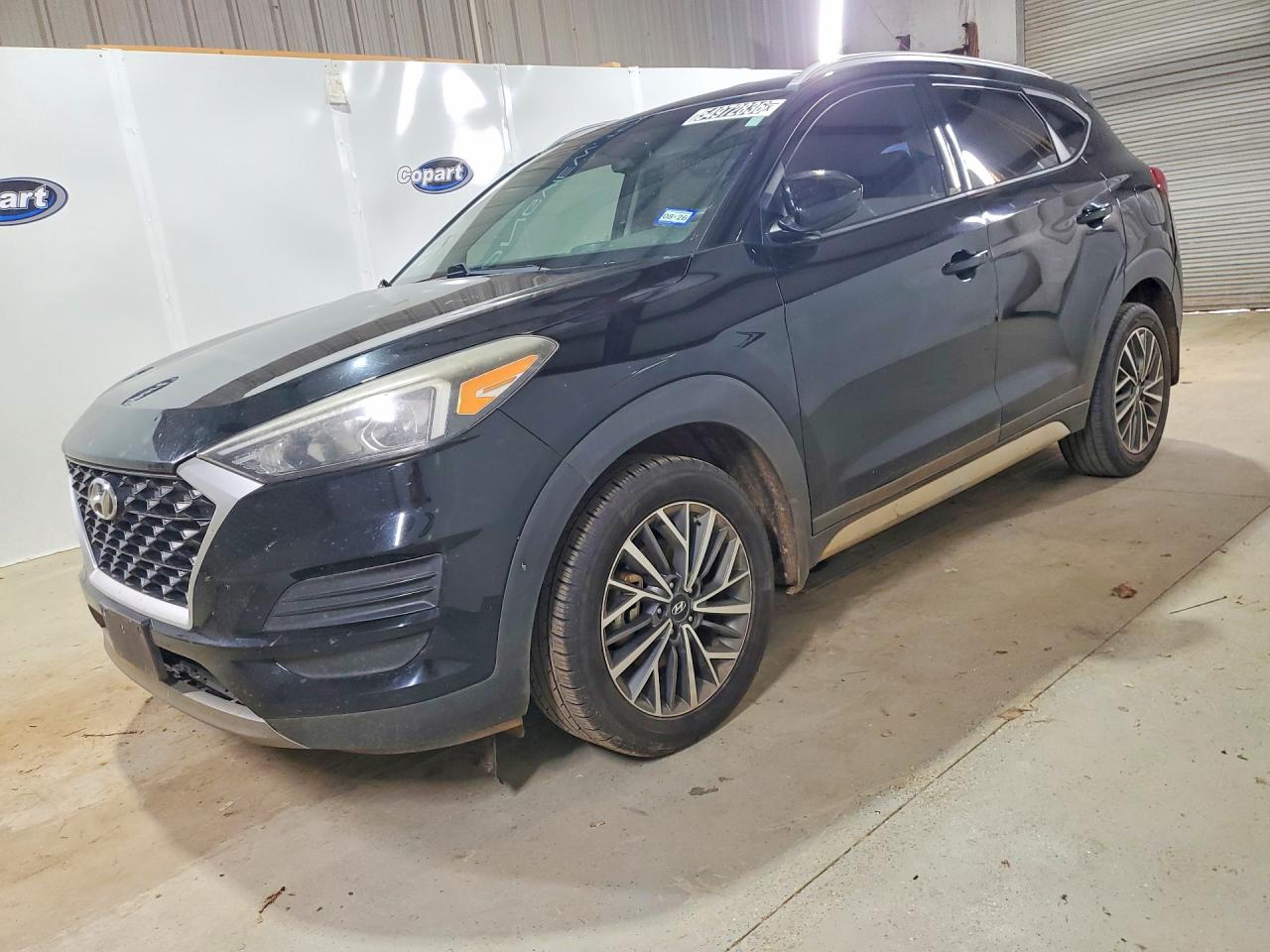 Salvage Hyundai TUCSON Image