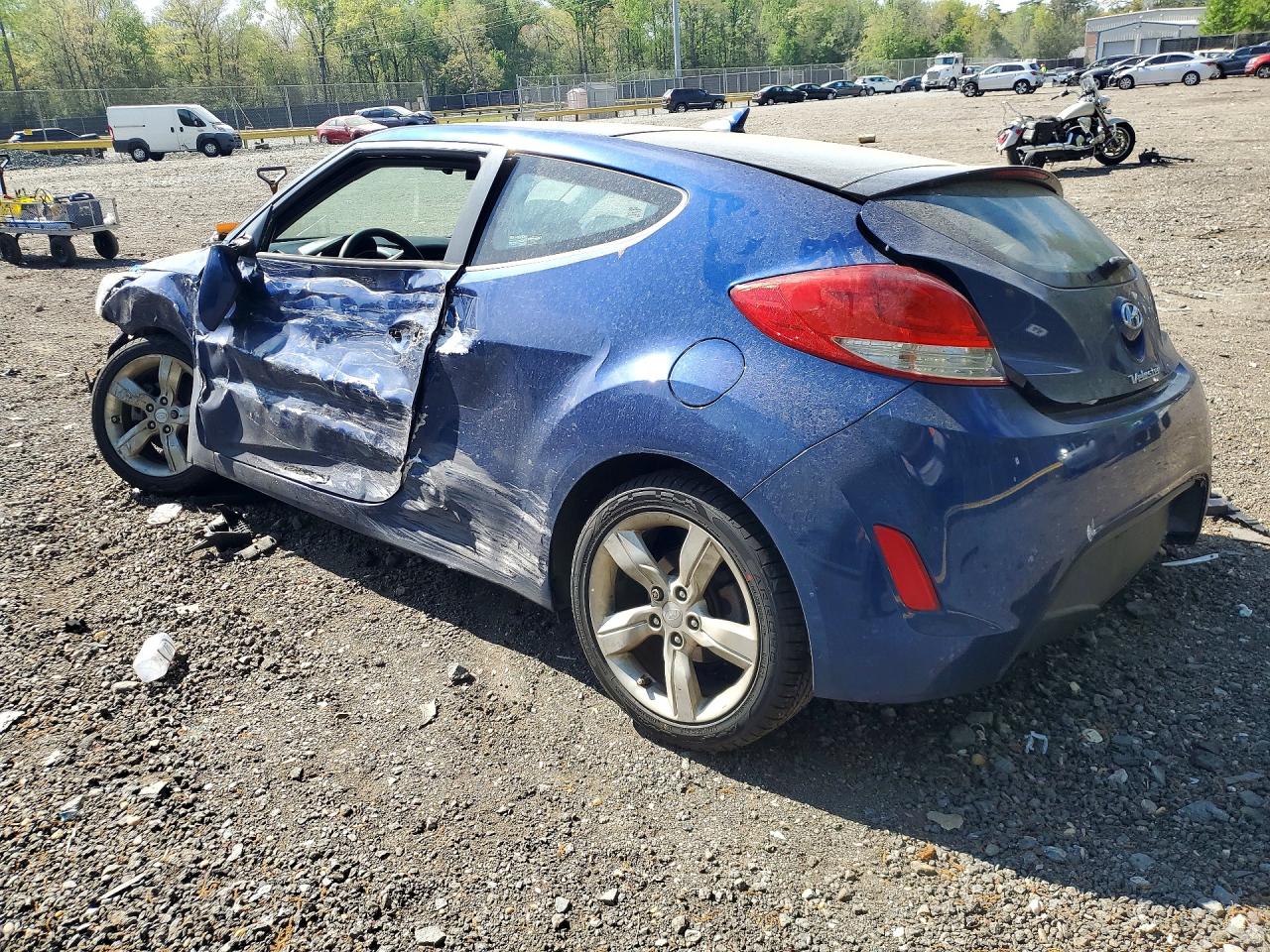 Hyundai VELOSTER Base