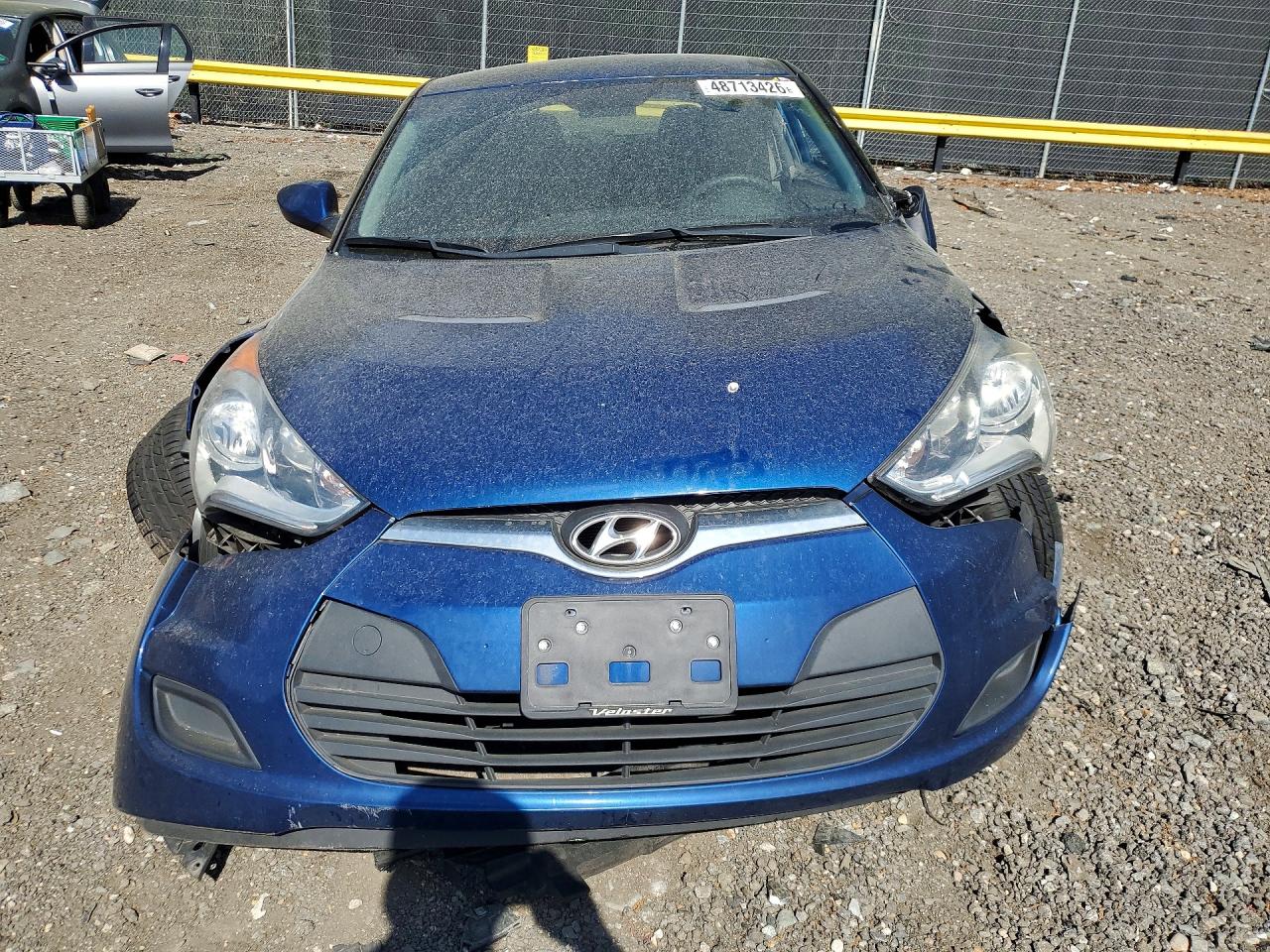 Hyundai VELOSTER Base