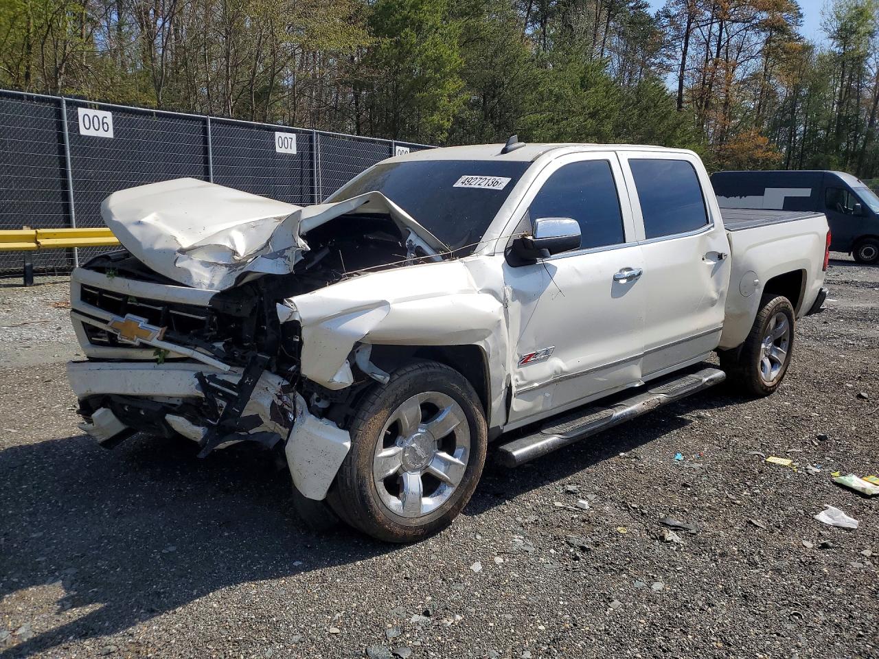 Salvage Chevrolet Silverado Image