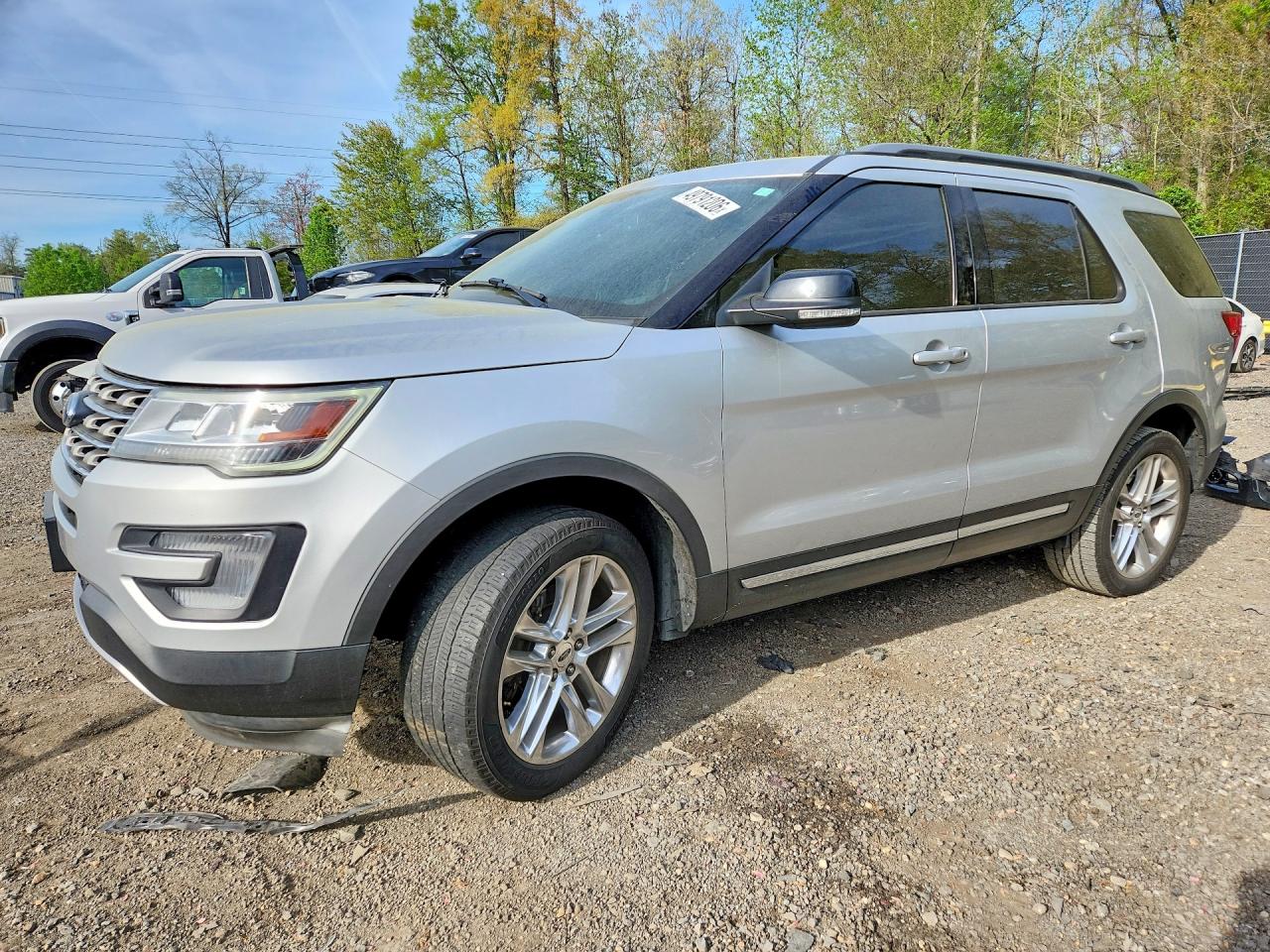 Salvage Ford Explorer Image