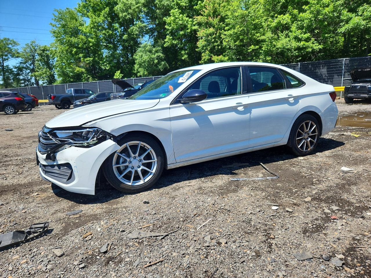 Salvage Volkswagen Jetta Image