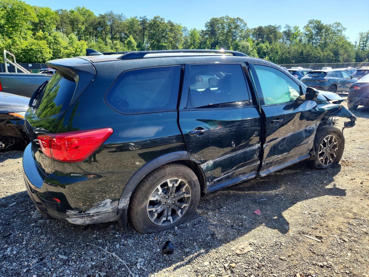 Nissan Pathfinder Sl