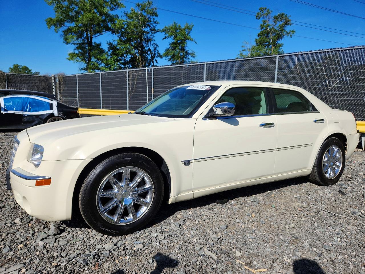 Salvage Chrysler 300 Image