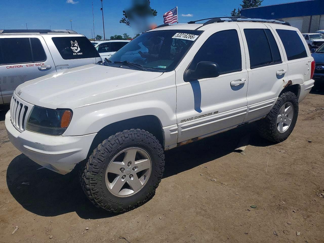 Salvage Jeep Grand Cherokee Image