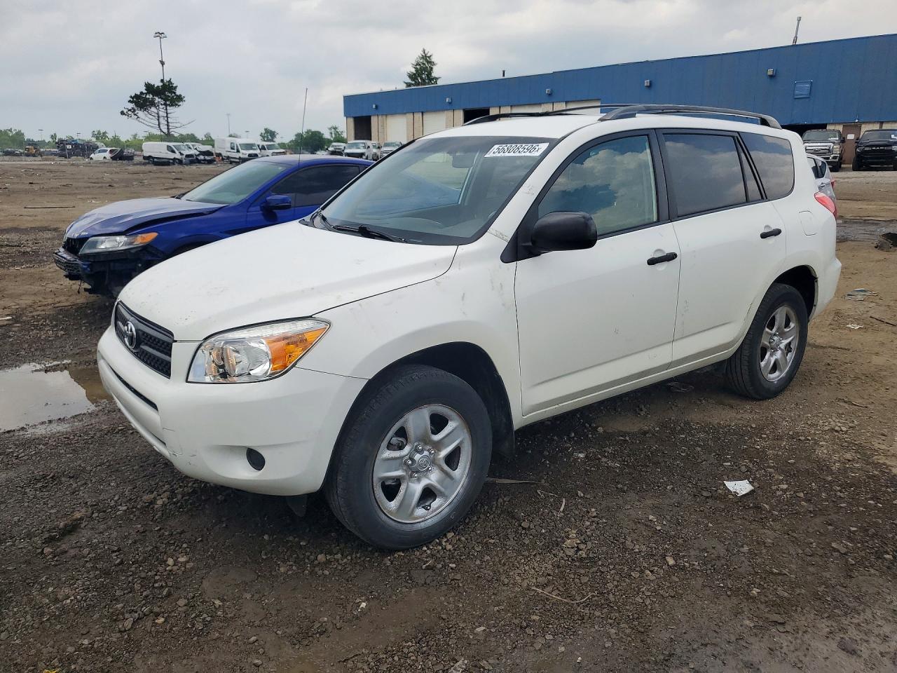 Salvage Toyota RAV4 Image