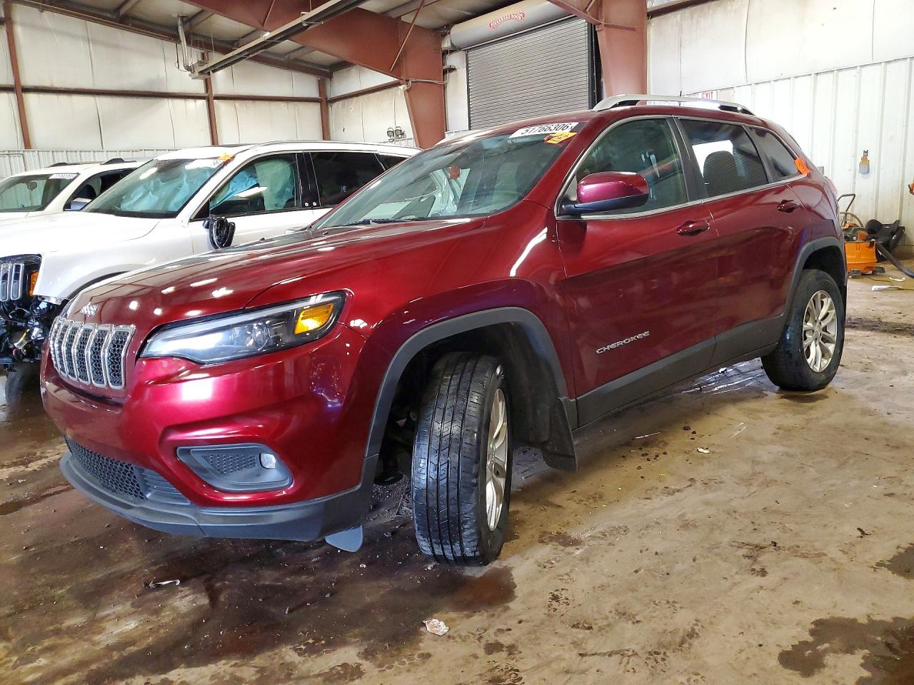 Salvage Jeep Cherokee Image
