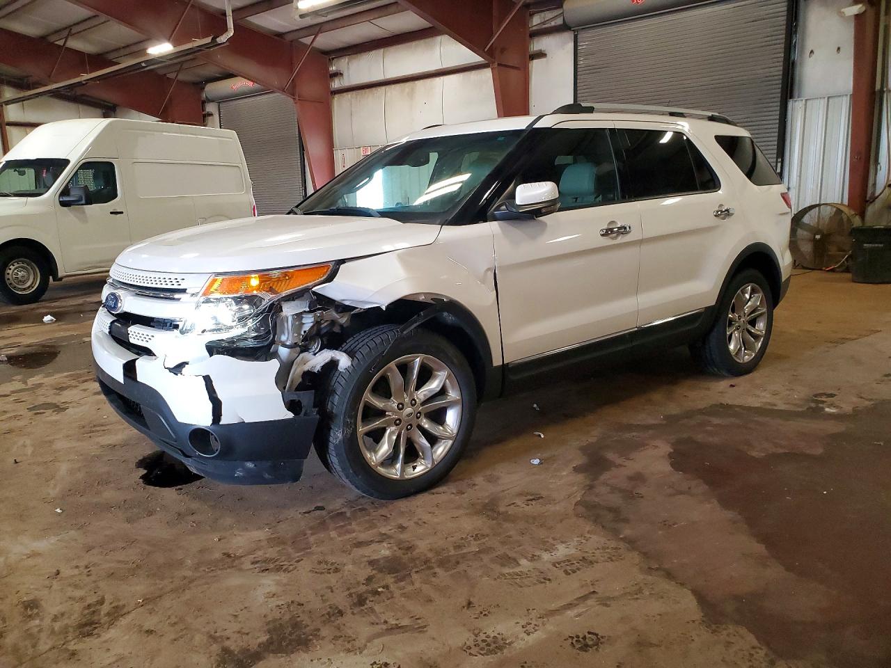 Salvage Ford Explorer Image