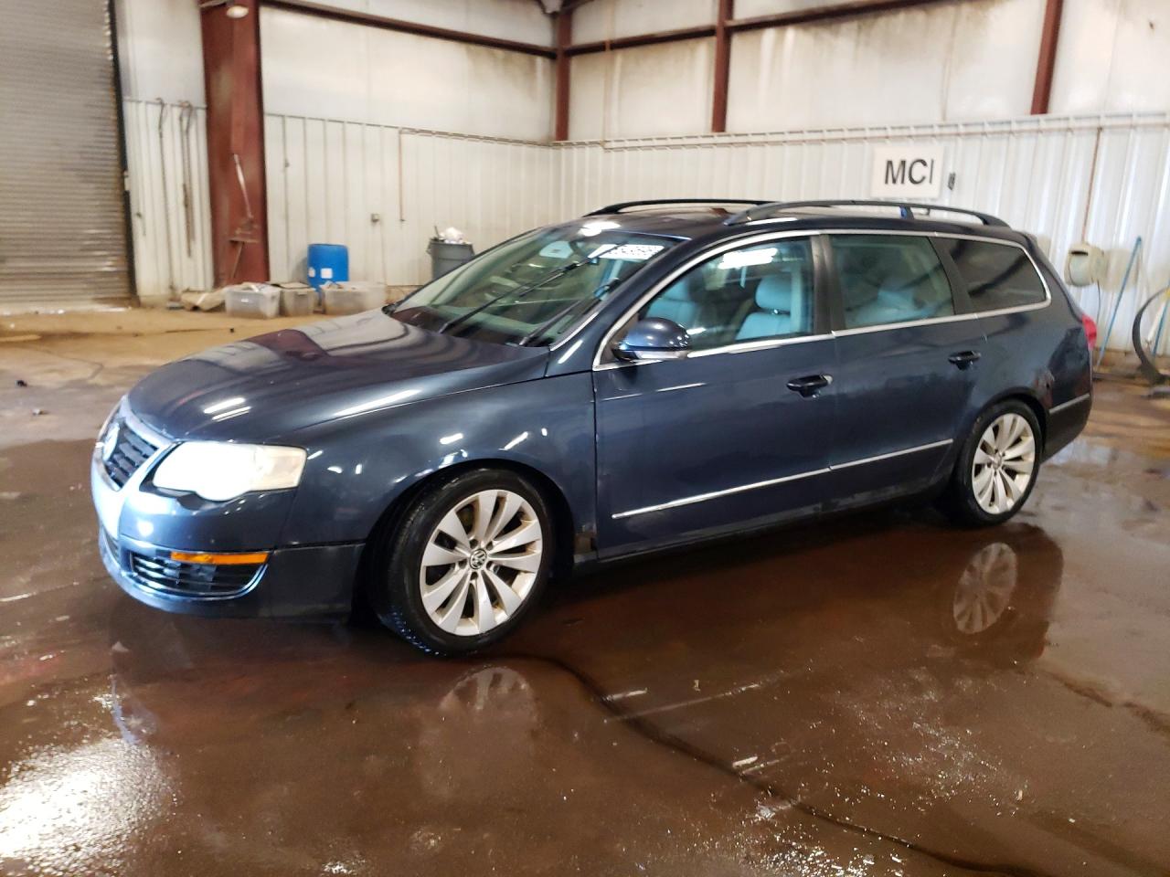 Salvage Volkswagen Passat Image