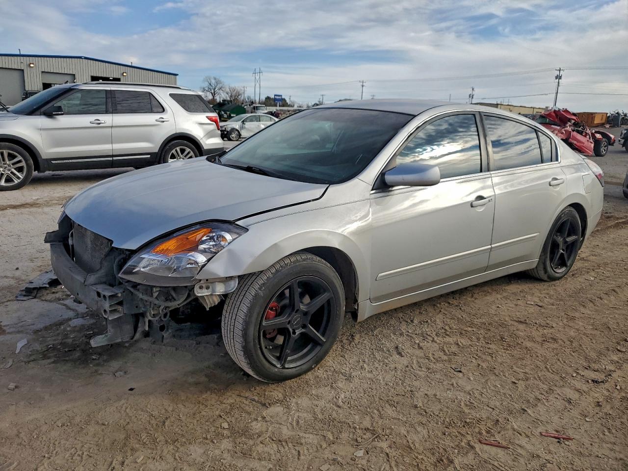 Salvage Nissan Altima Image