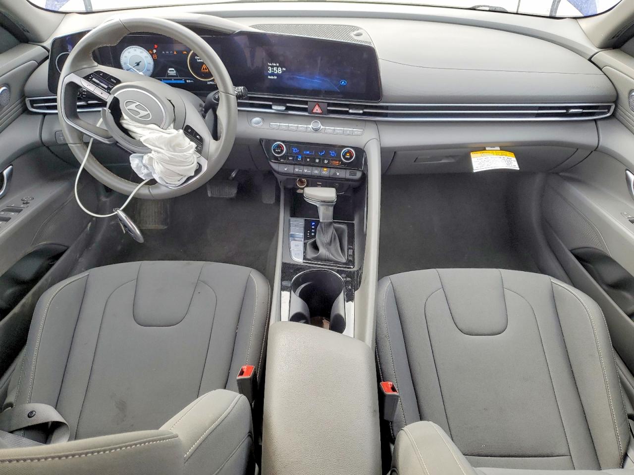 Hyundai ELANTRA Sel
