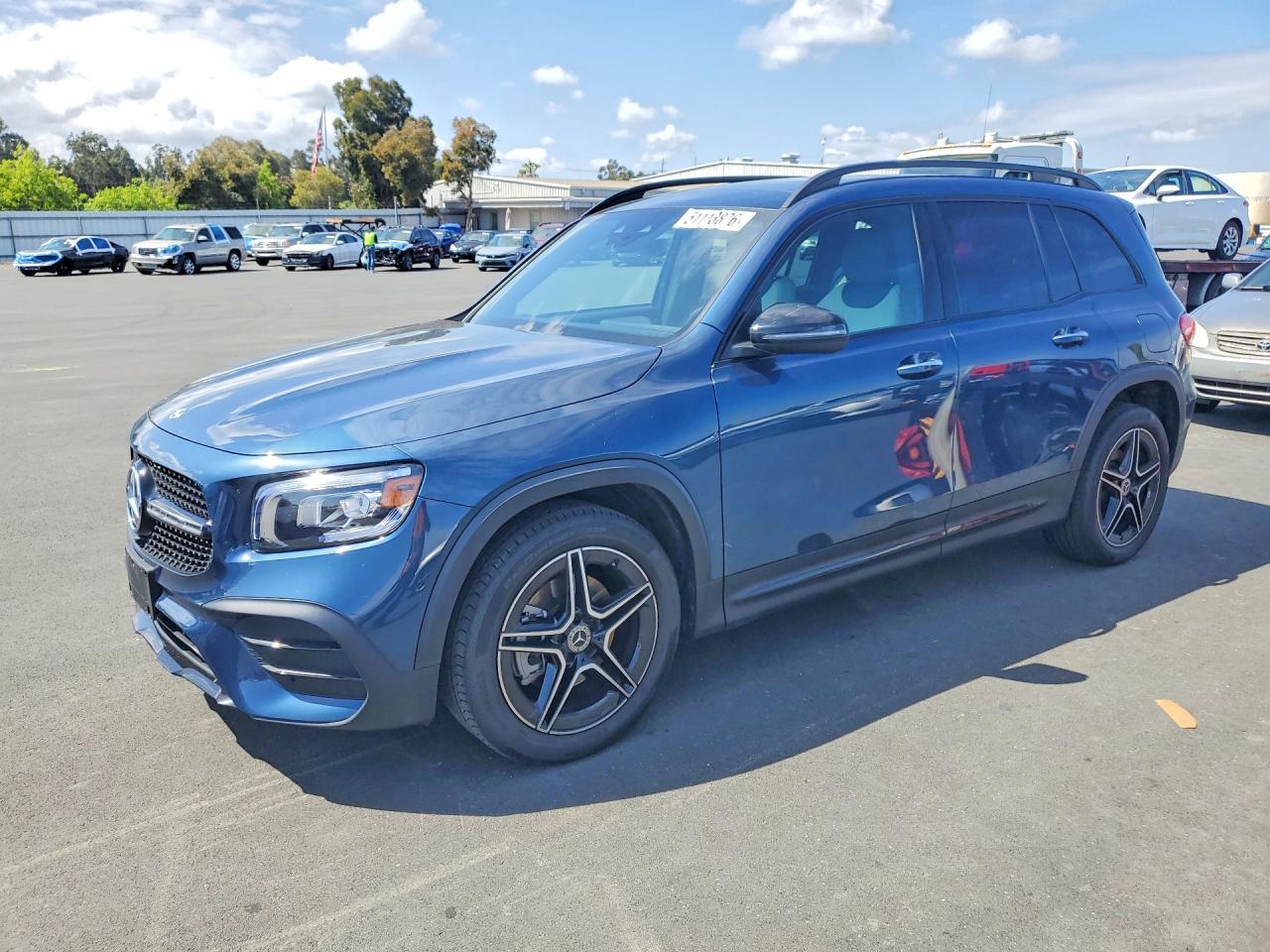 Salvage Mercedes-Benz GLB Image
