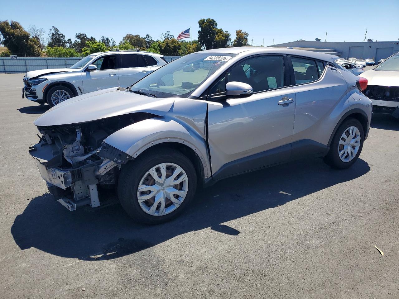 Salvage Toyota C-hr Le Image