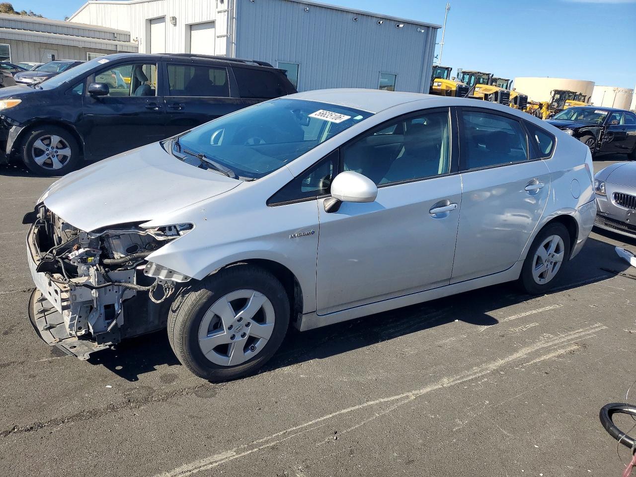 Salvage Toyota Prius Image
