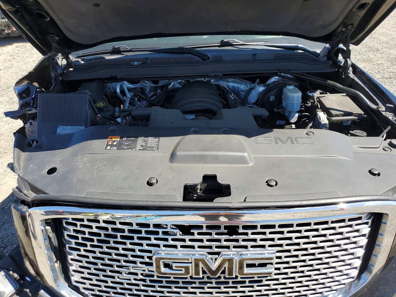 GMC Yukon Denali
