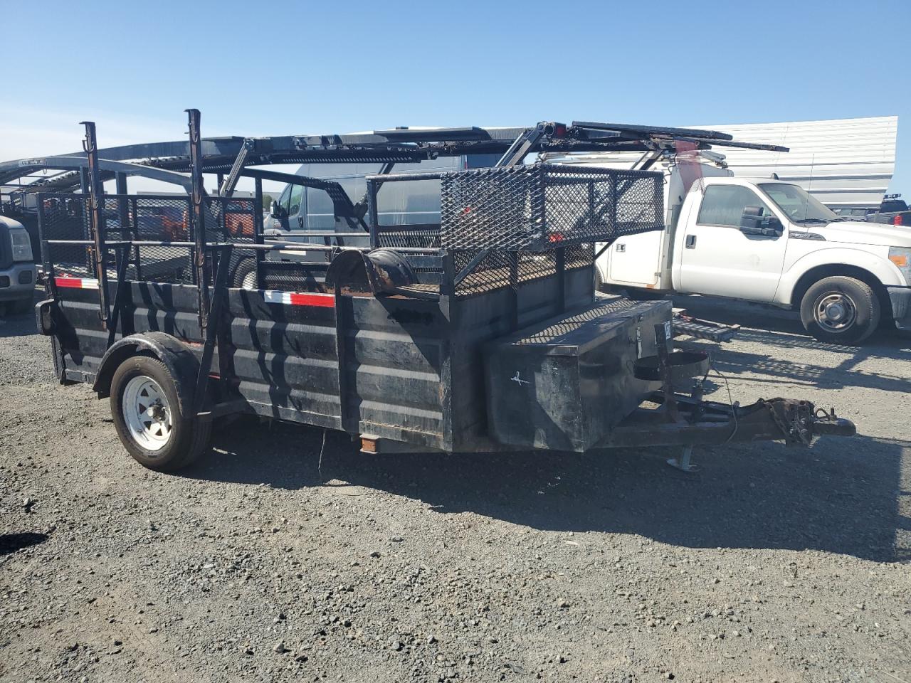 Salvage Trail-Lite Other Image