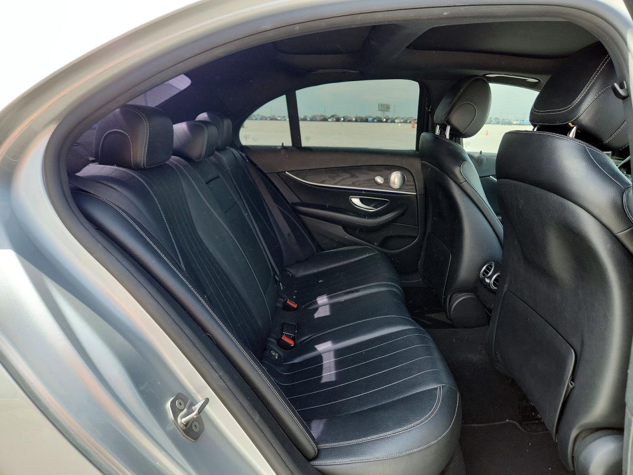 Mercedes-Benz E-Class 300