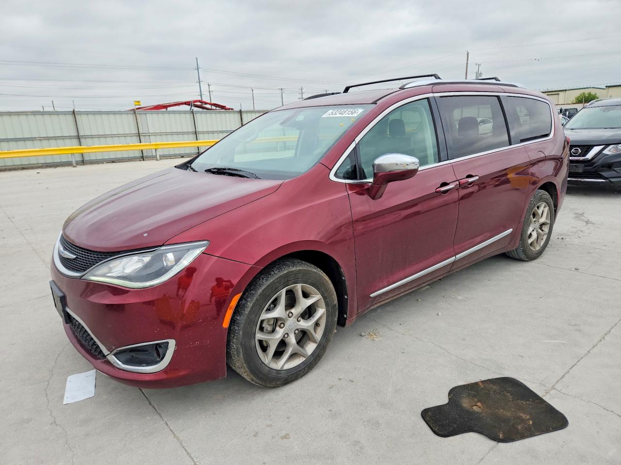 Salvage Chrysler Pacifica Image