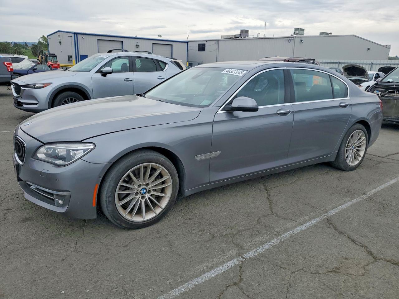 Salvage BMW 7 Series Image