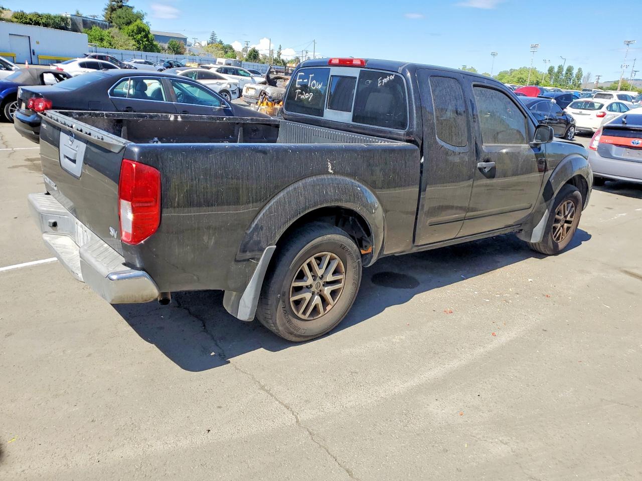 Nissan Frontier Sv