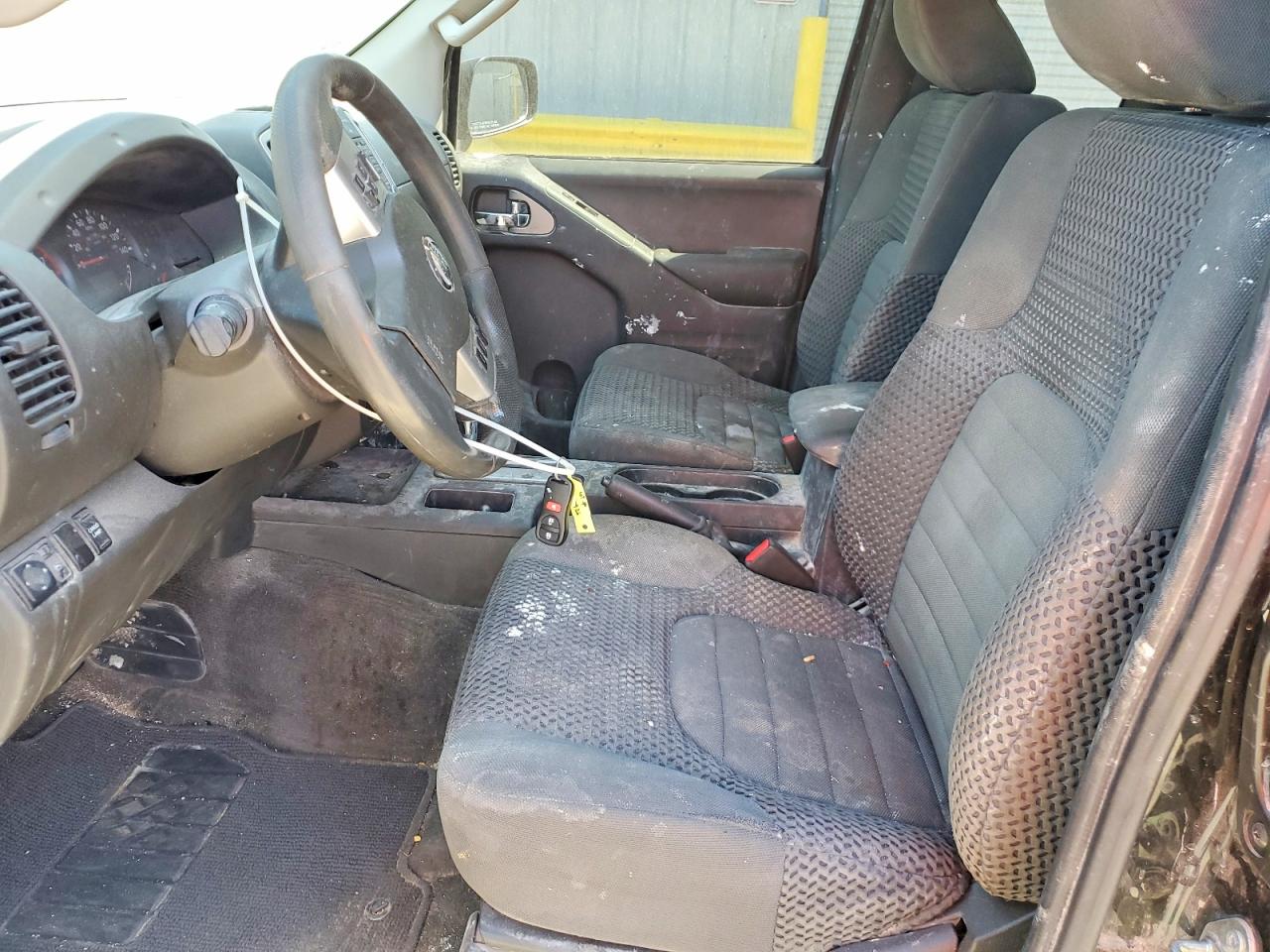 Nissan Frontier Sv