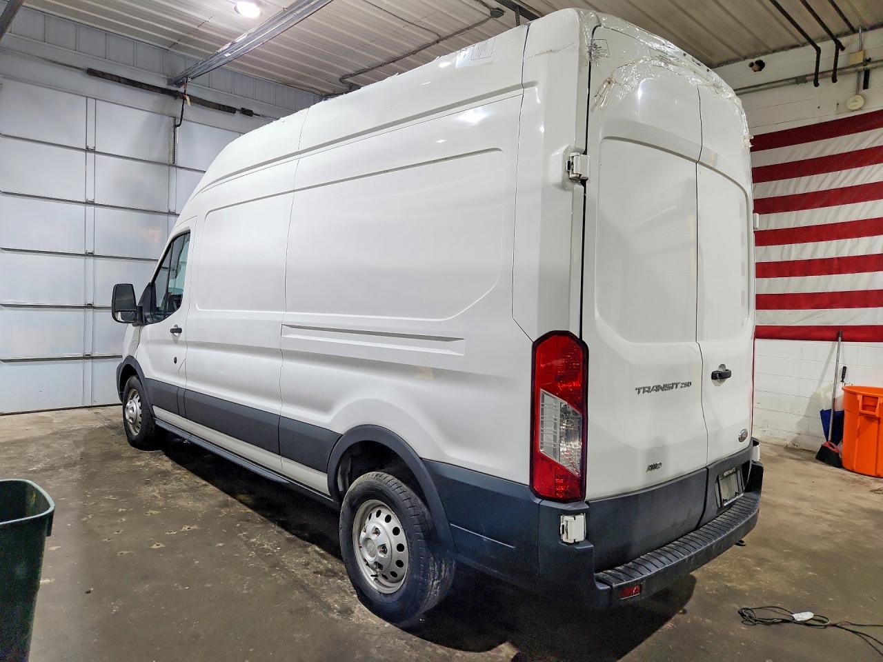 Ford Transit T-250