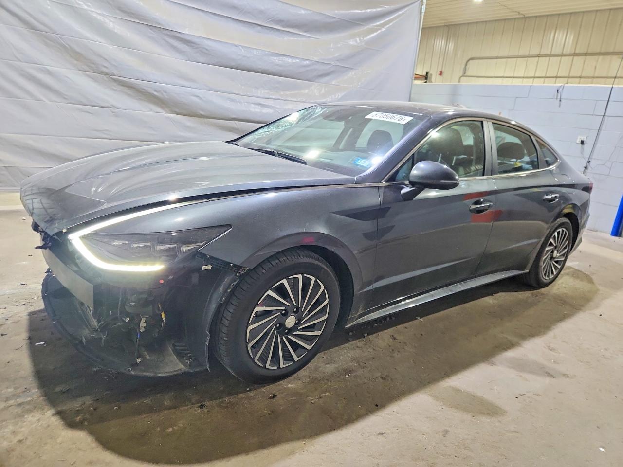 Salvage Hyundai SONATA Image