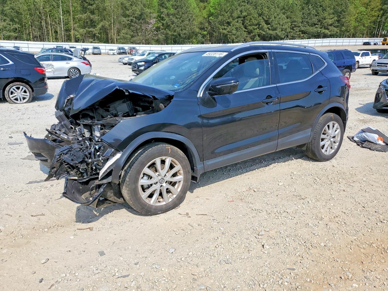 Salvage Nissan Rogue Image