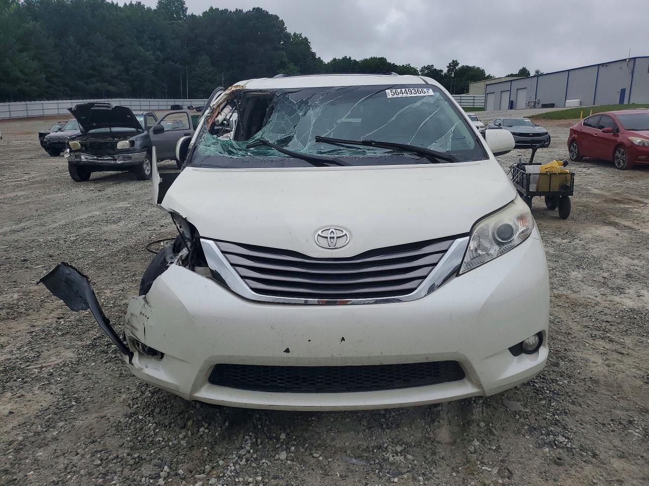 Toyota Sienna Xle 8-passenger
