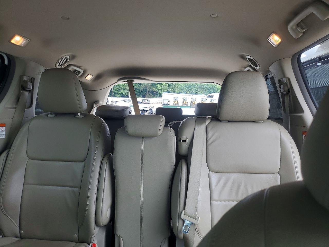 Toyota Sienna Xle 8-passenger