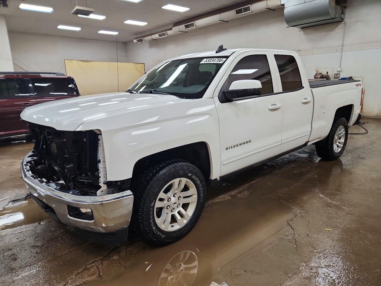 Salvage Chevrolet Silverado Image