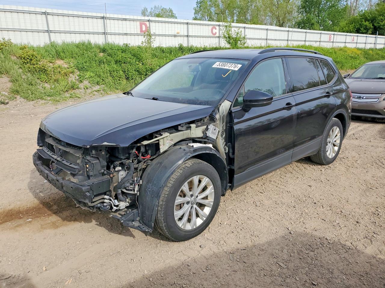 Salvage Volkswagen Tiguan Image
