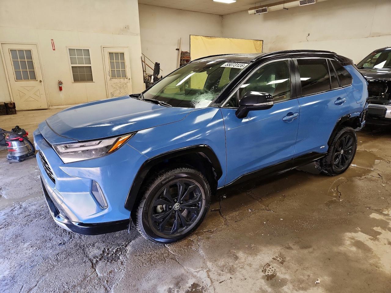 Salvage Toyota RAV4 Image