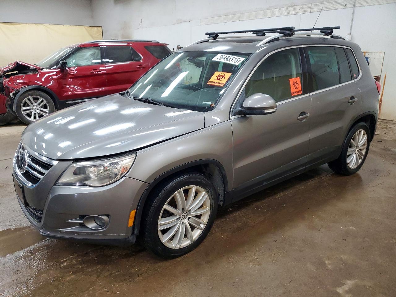 Salvage Volkswagen Tiguan Image