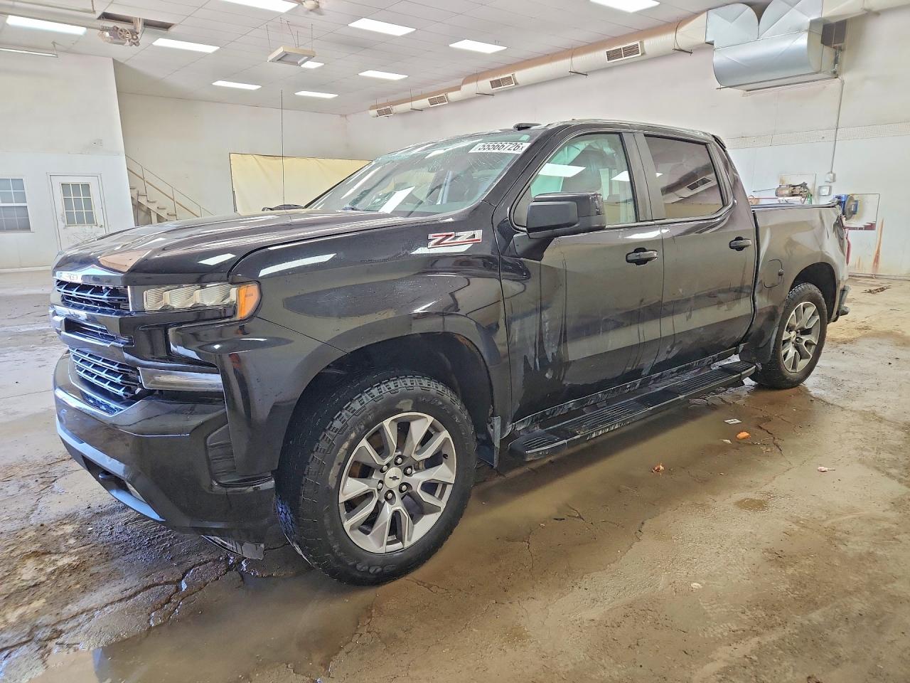 Salvage Chevrolet Silverado Image