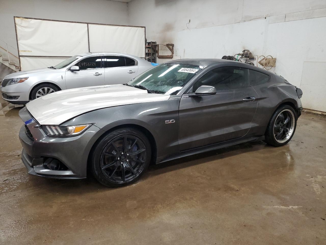 Salvage Ford Mustang Image