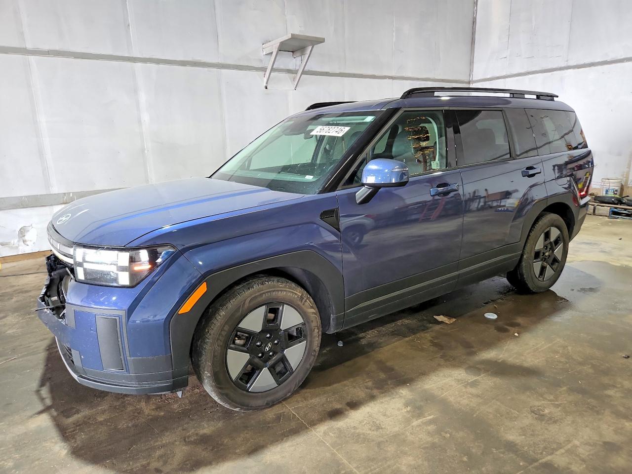 Salvage Hyundai SANTA FE Image
