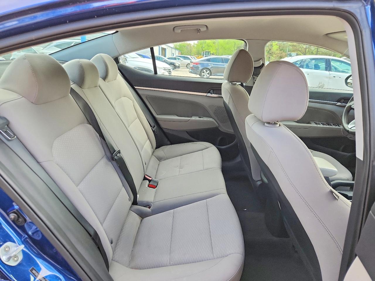Hyundai ELANTRA Sel