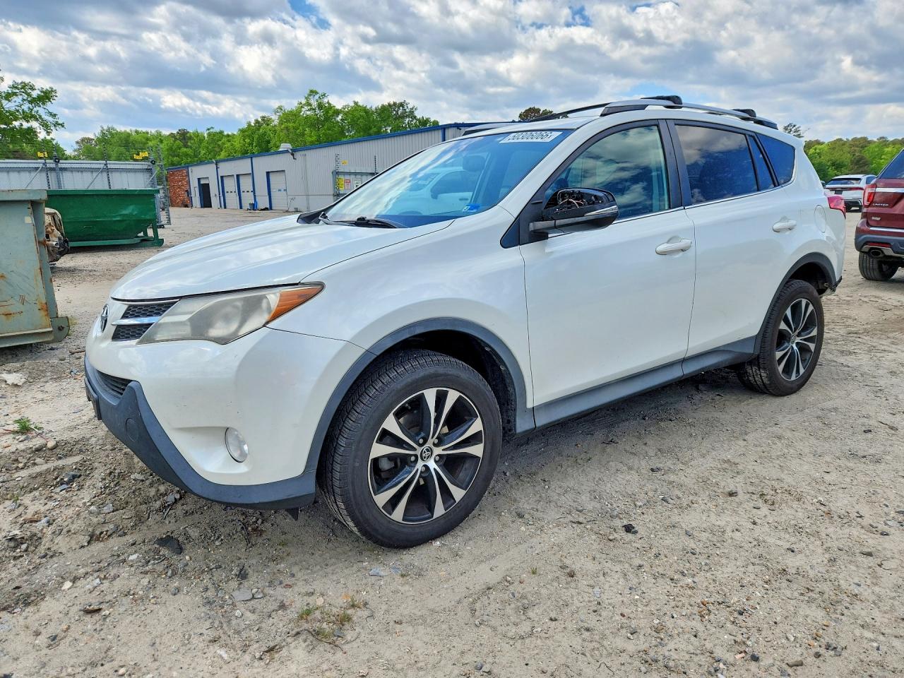 Salvage Toyota RAV4 Image