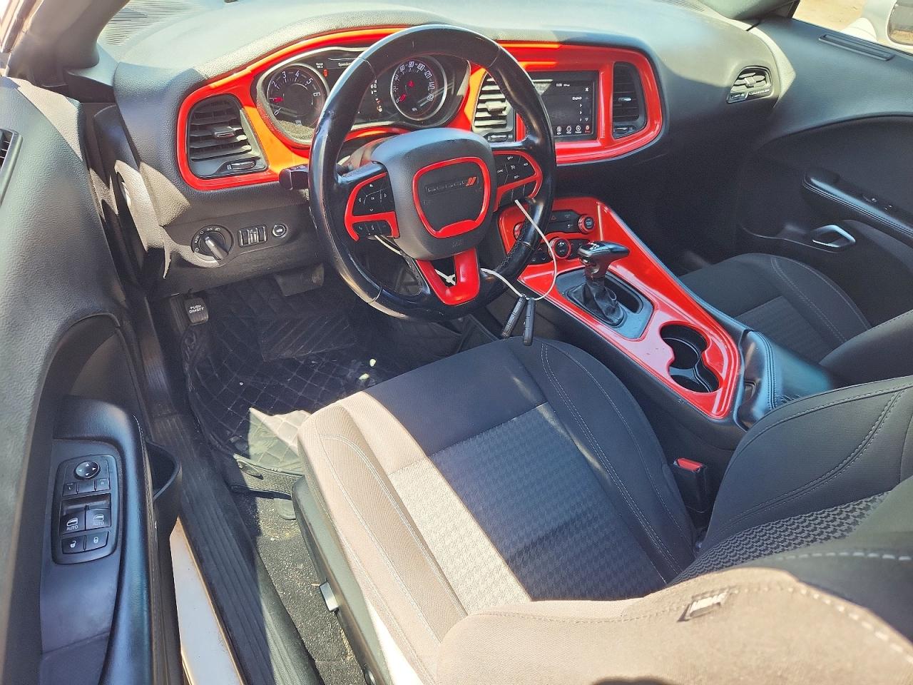 Dodge Challenger Sxt