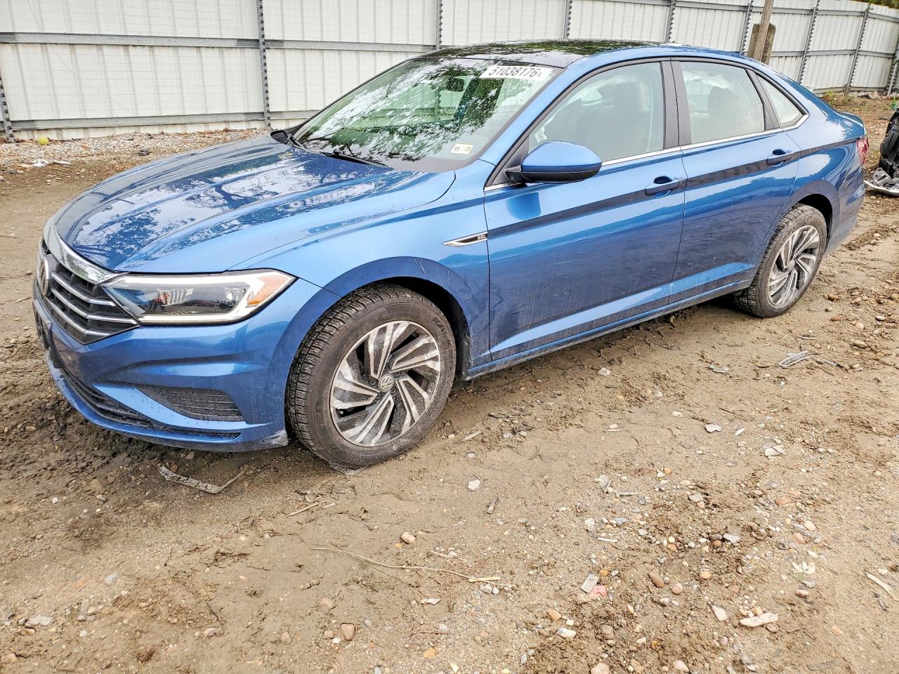 Salvage Volkswagen Jetta Image