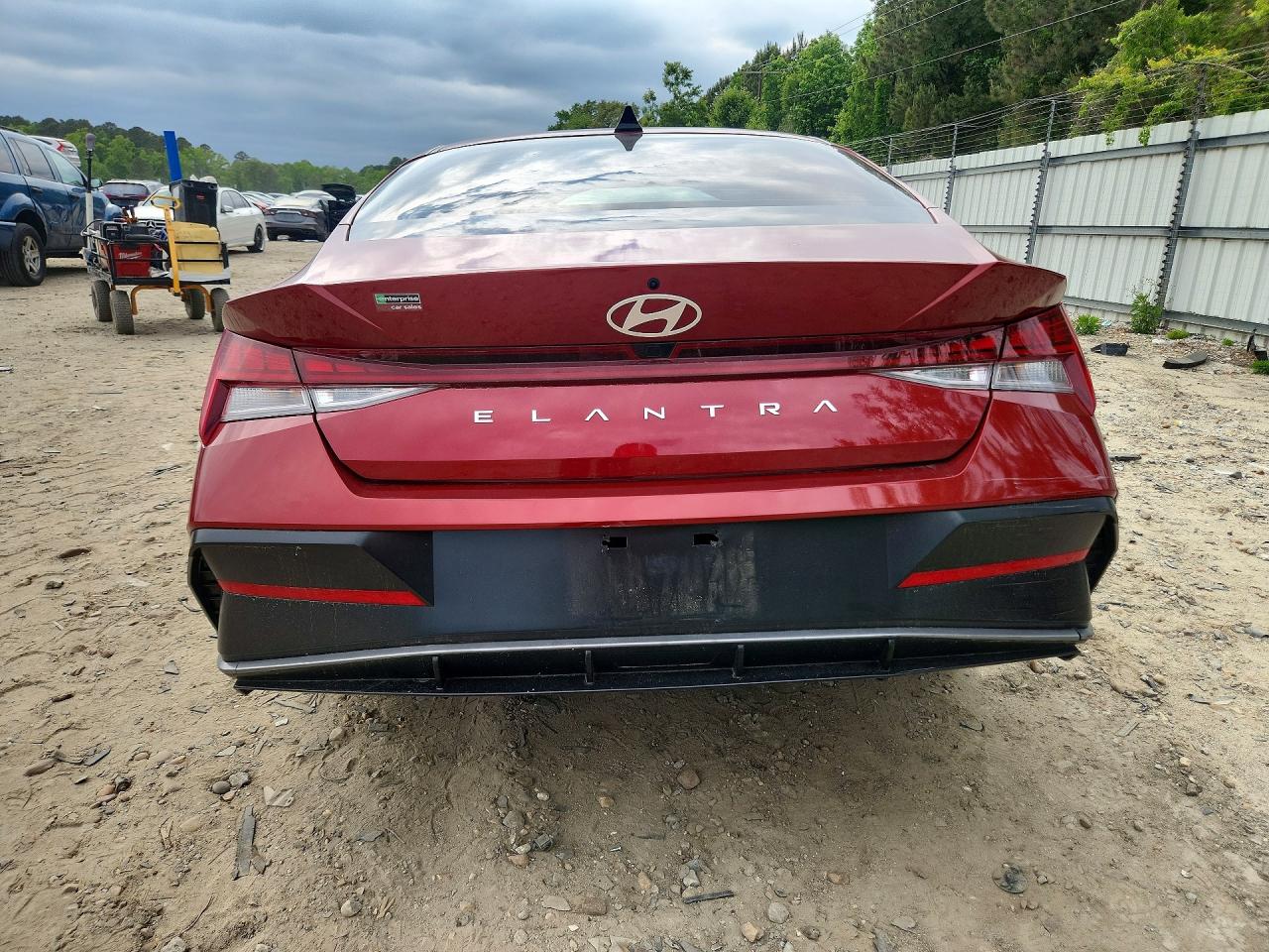 Hyundai ELANTRA Sel