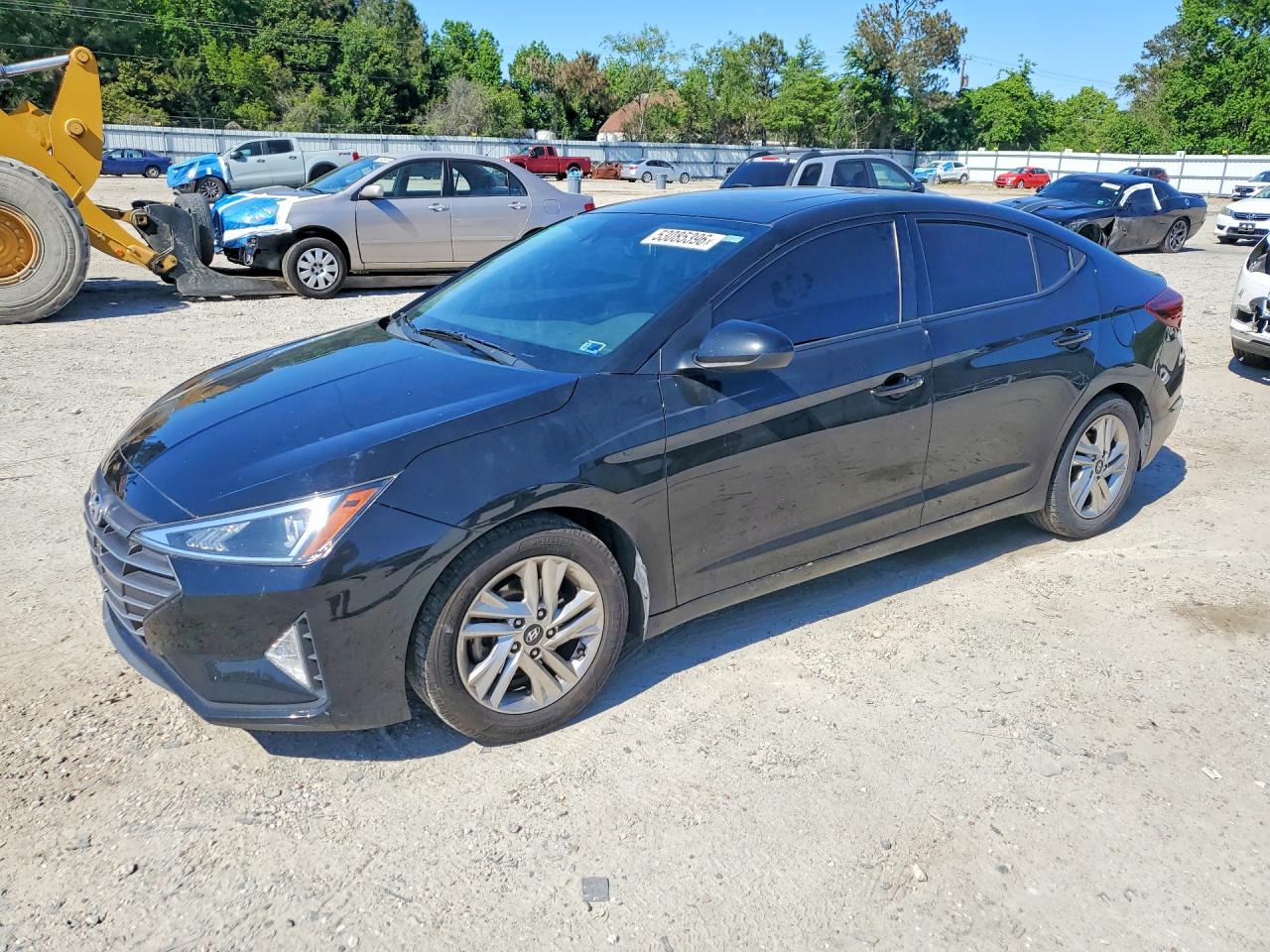 Salvage Hyundai ELANTRA Image