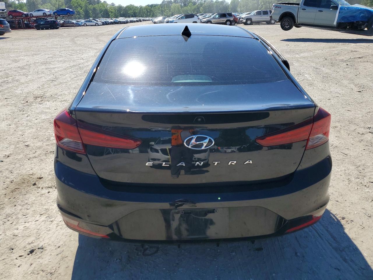 Hyundai ELANTRA Value Edition