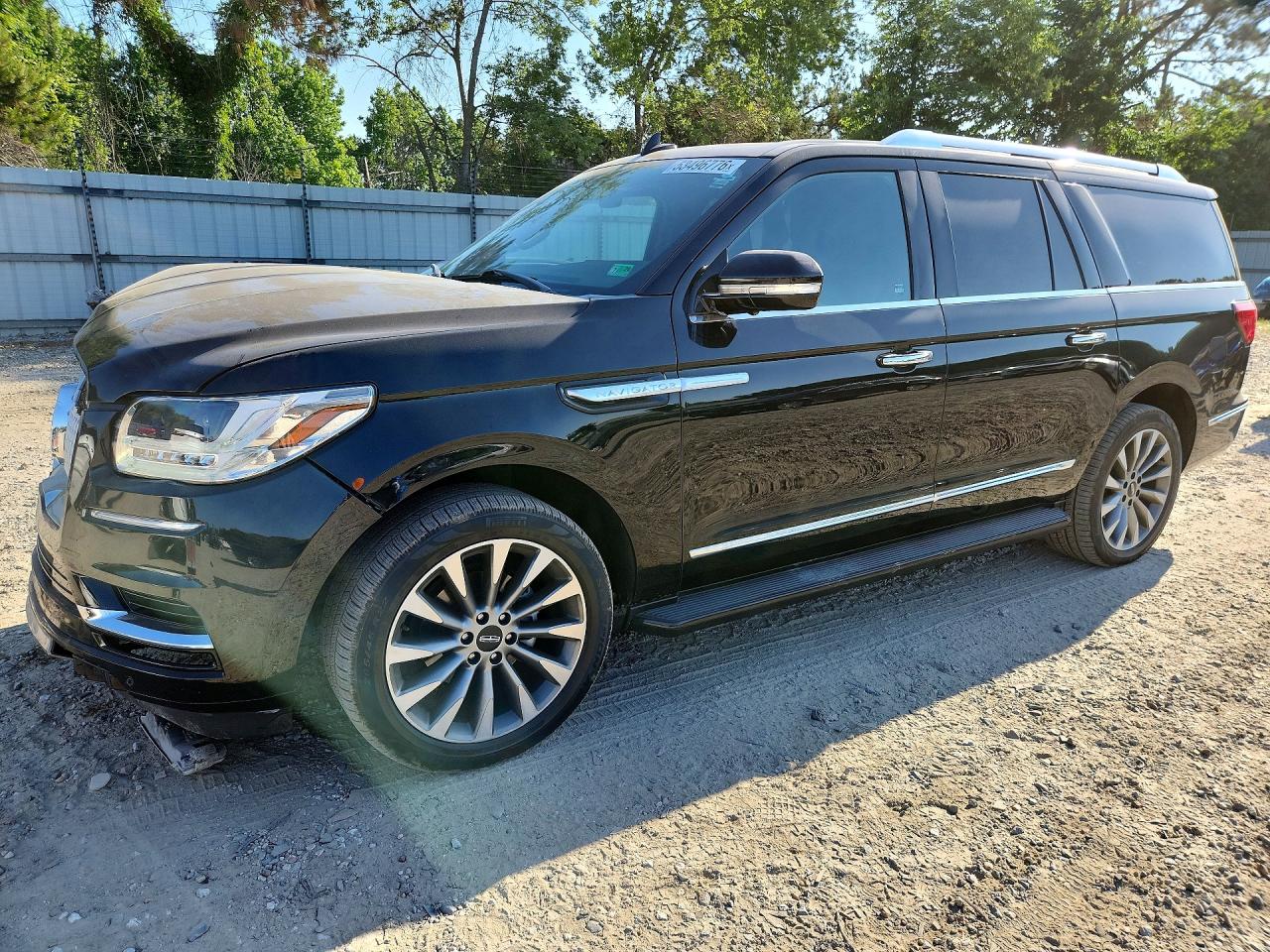 Salvage Lincoln Navigator Image