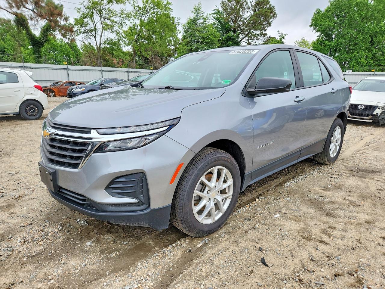 Salvage Chevrolet Equinox Image