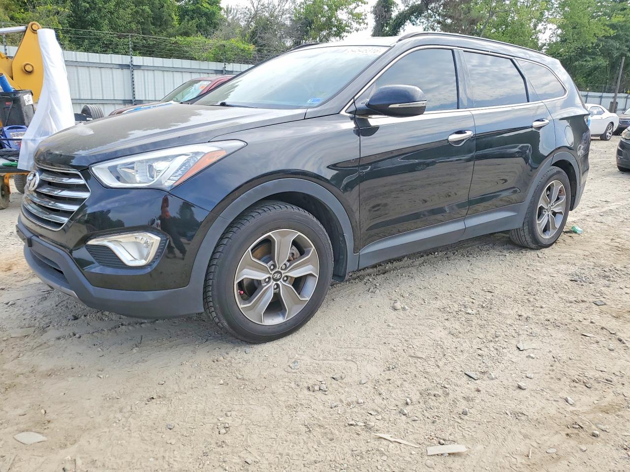 Salvage Hyundai SANTA FE Image