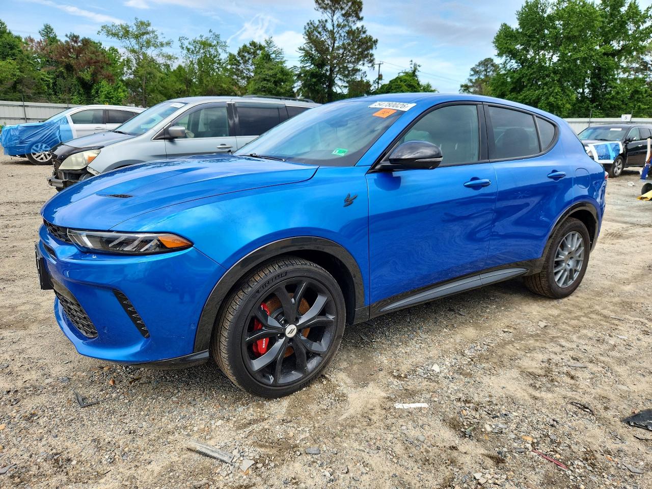 Salvage Dodge Hornet Image