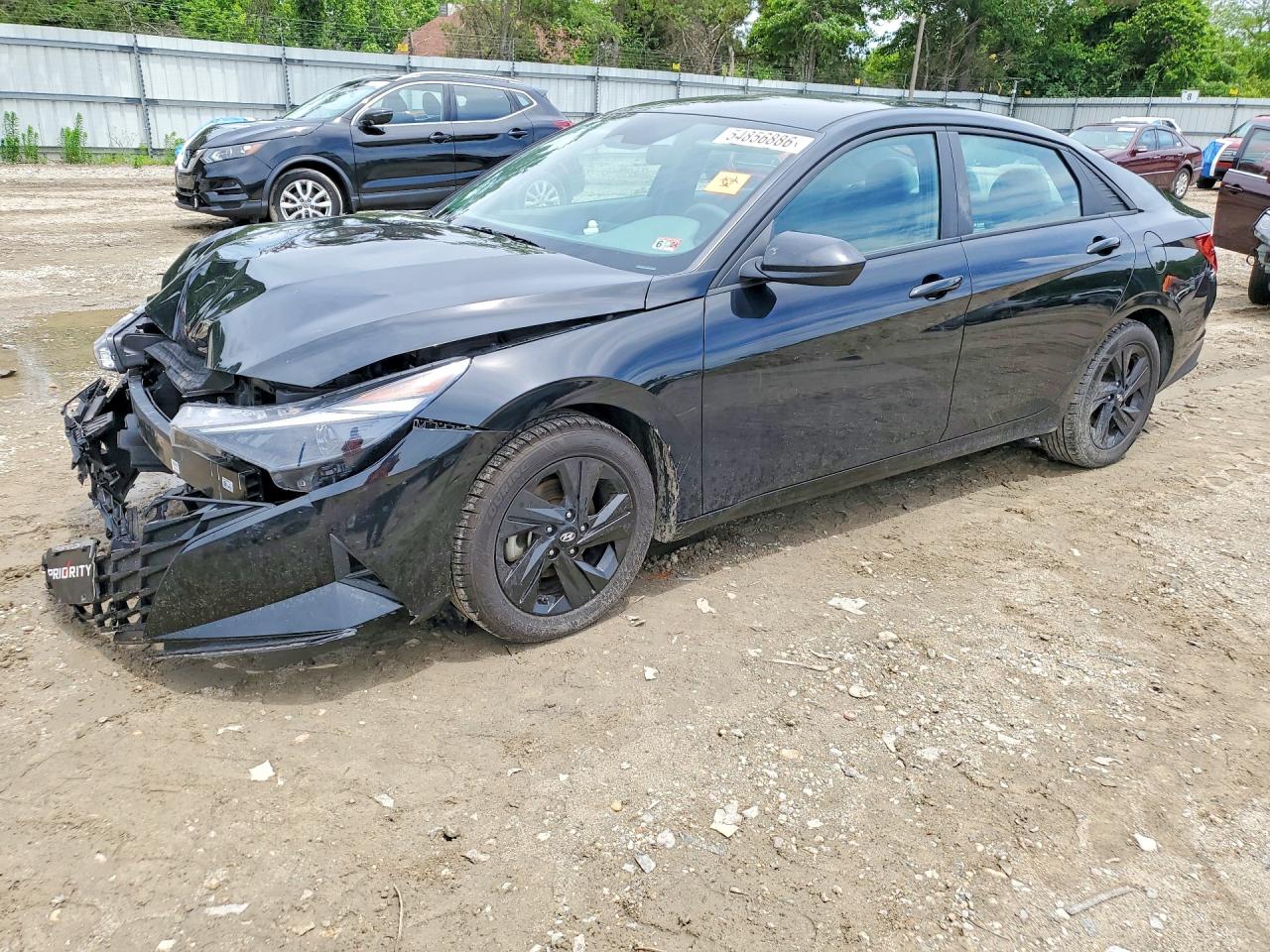 Salvage Hyundai ELANTRA Image
